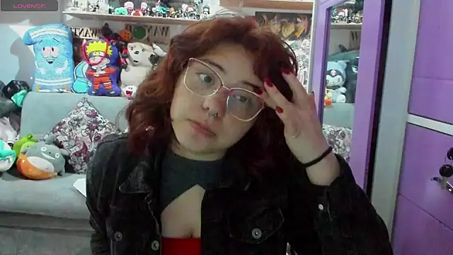 Snapshot of soficammy chatting on 12.06.24 soficammy online show from 12.06.24