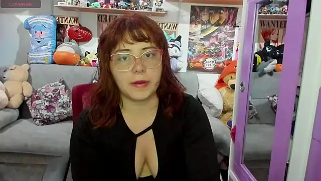 Snapshot of soficammy chatting on 12.10.24 soficammy online show from 12.10.24