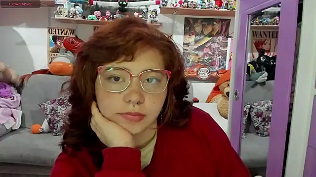 Snapshot of soficammy chatting on 12.12.24 soficammy online show from 12.12.24