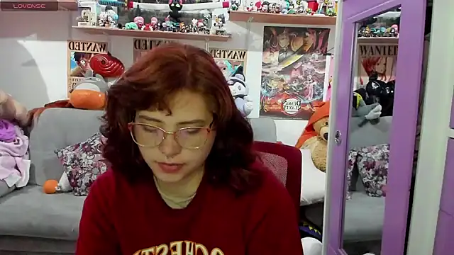 Snapshot of soficammy chatting on 12.13.24 soficammy online show from 12.13.24