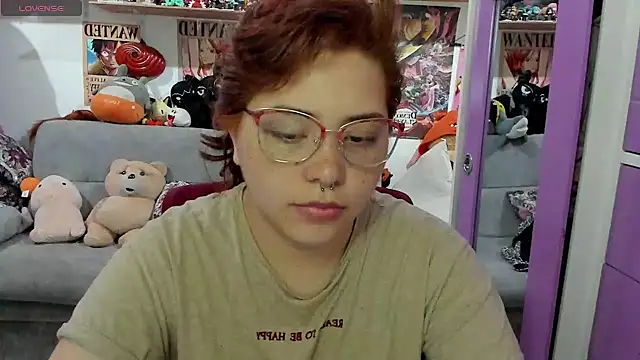 Snapshot of soficammy chatting on 12.13.24 soficammy online show from 12.13.24