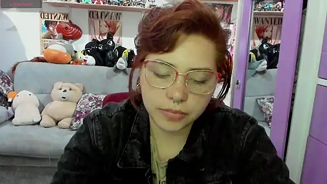 Snapshot of soficammy chatting on 12.14.24 soficammy online show from 12.14.24