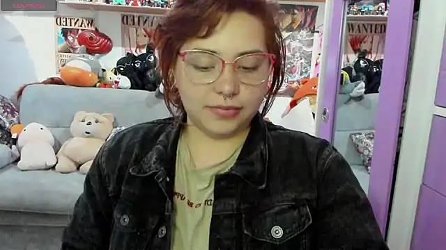 Snapshot of soficammy chatting on 12.14.24 soficammy online show from 12.14.24