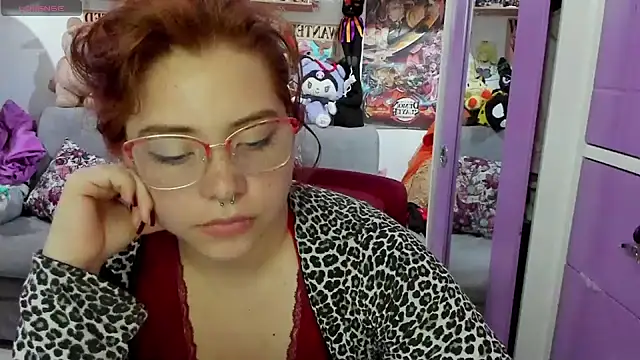 Snapshot of soficammy chatting on 12.18.24 soficammy online show from 12.18.24