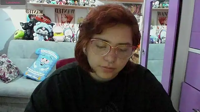 Snapshot of soficammy chatting on 12.27.24 soficammy online show from 12.27.24