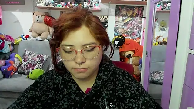 Snapshot of soficammy chatting on 01.14.25 soficammy online show from 01.14.25