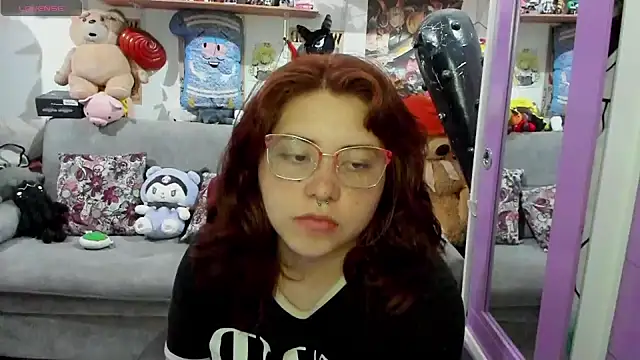 Snapshot of soficammy chatting on 01.24.25 soficammy online show from 01.24.25