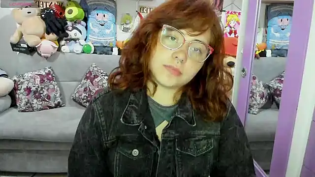 Snapshot of soficammy chatting on 01.28.25 soficammy online show from 01.28.25