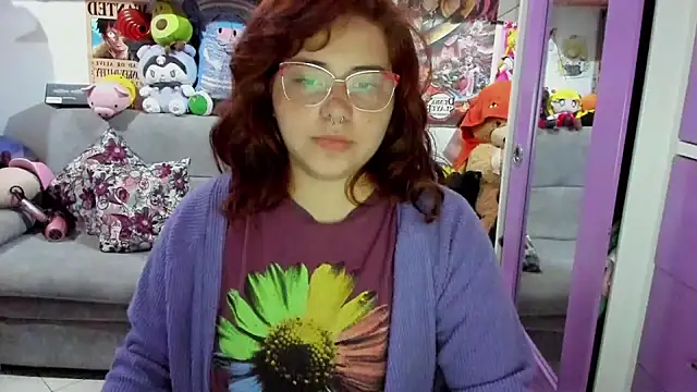 Snapshot of soficammy chatting on 01.28.25 soficammy online show from 01.28.25