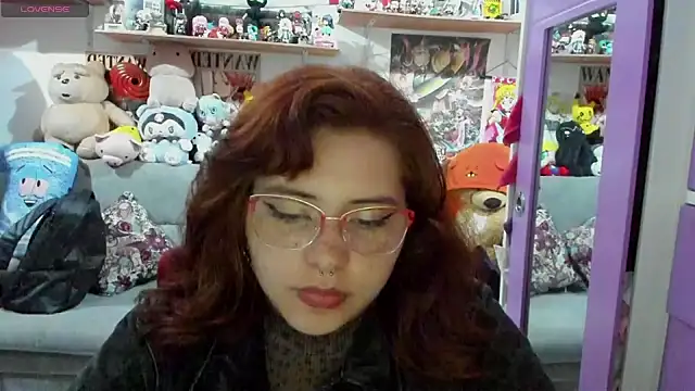 Snapshot of soficammy chatting on 02.04.25 soficammy online show from 02.04.25