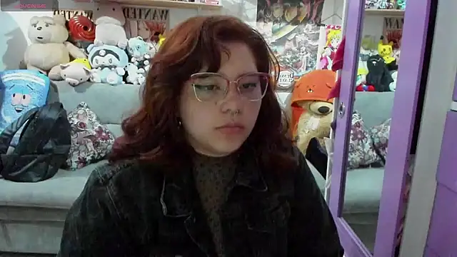 Snapshot of soficammy chatting on 02.05.25 soficammy online show from 02.05.25