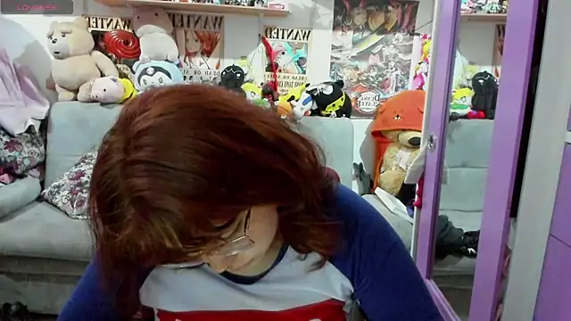 Snapshot of soficammy chatting on 02.06.25 soficammy online show from 02.06.25