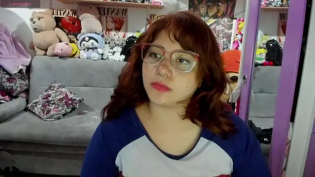 Snapshot of soficammy chatting on 02.06.25 soficammy online show from 02.06.25