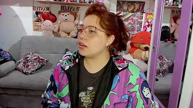 Snapshot of soficammy chatting on 02.21.25 soficammy online show from 02.21.25