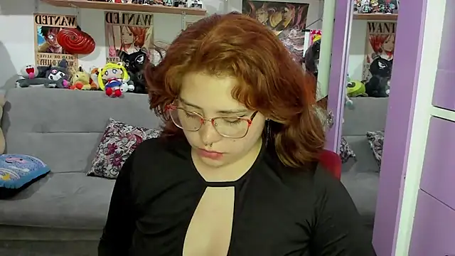 Snapshot of soficammy chatting on 03.04.25 soficammy online show from 03.04.25