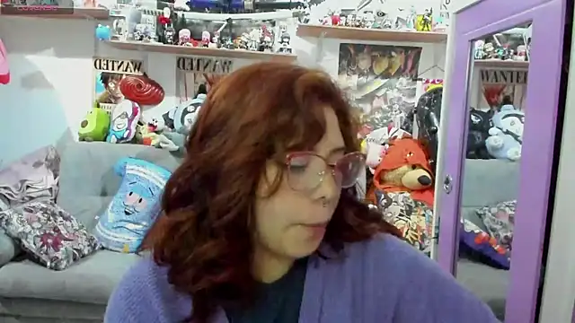 Snapshot of soficammy chatting on 03.10.25 soficammy online show from 03.10.25