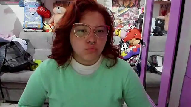 Snapshot of soficammy chatting on 03.13.25 soficammy online show from 03.13.25