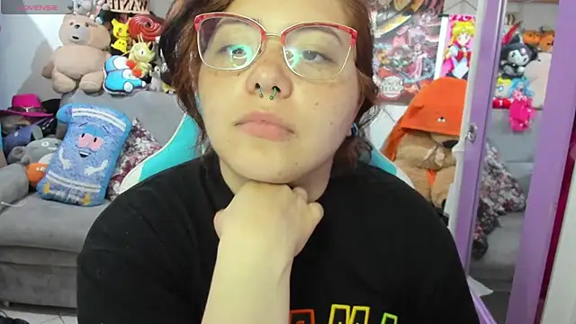 Snapshot of soficammy chatting on 09.13.25 soficammy online show from 09.13.25