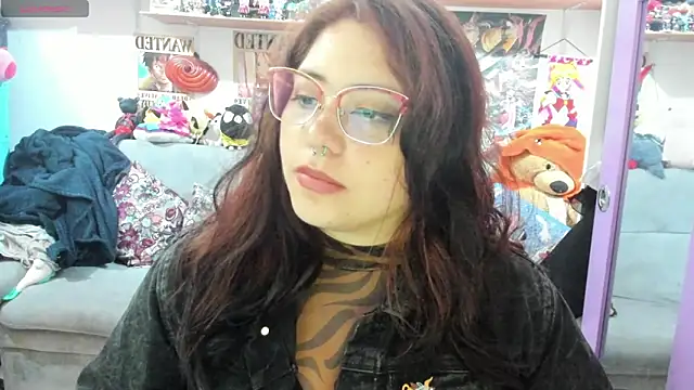 Snapshot of soficammy chatting on 09.19.25 soficammy online show from 09.19.25