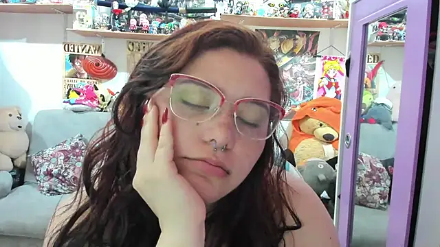 Snapshot of soficammy chatting on 09.26.25 soficammy online show from 09.26.25