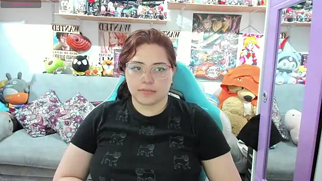 Snapshot of soficammy chatting on 09.27.25 soficammy online show from 09.27.25