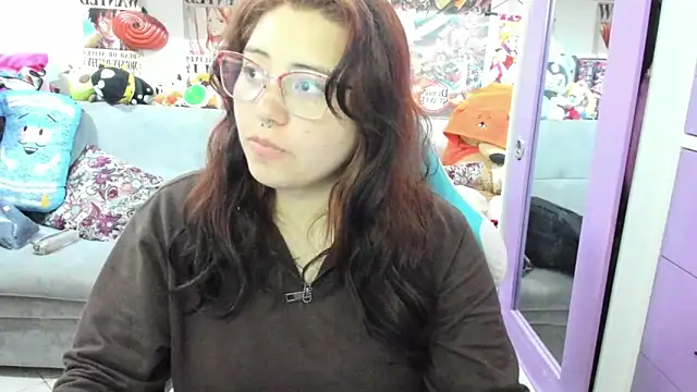 Snapshot of soficammy chatting on 10.03.25 soficammy online show from 10.03.25