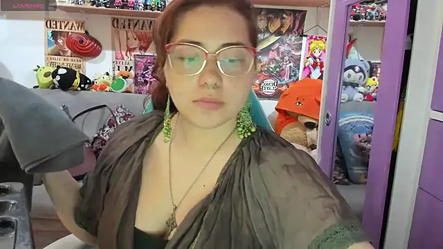 Snapshot of soficammy chatting on 10.04.25 soficammy online show from 10.04.25