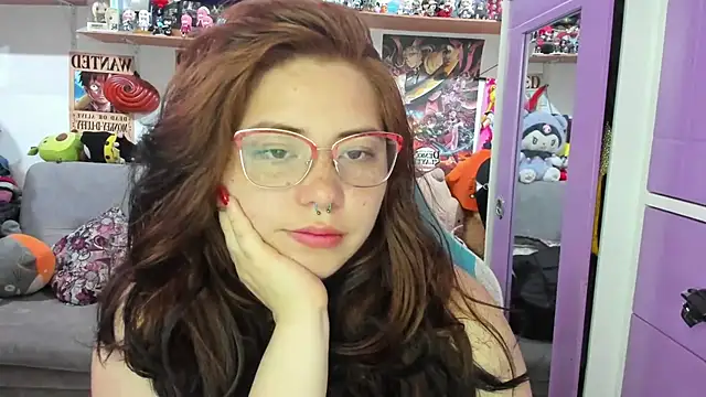 Snapshot of soficammy chatting on 10.10.25 soficammy online show from 10.10.25