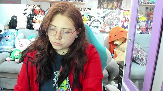 Snapshot of soficammy chatting on 11.12.25 soficammy online show from 11.12.25