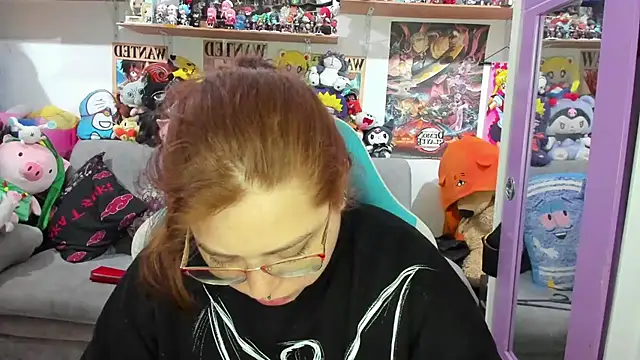 Snapshot of soficammy chatting on 11.15.25 soficammy online show from 11.15.25