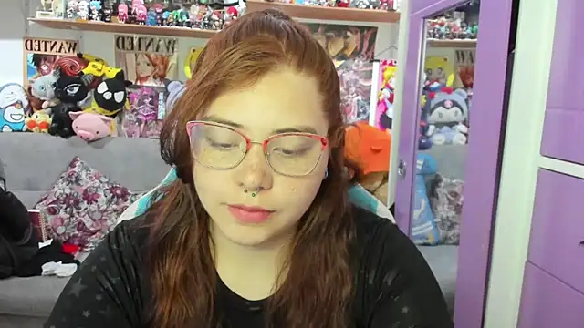 Snapshot of soficammy chatting on 11.16.25 soficammy online show from 11.16.25