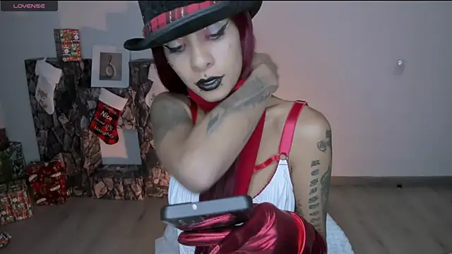 Snapshot of luci_fer_devil chatting on 12.25.24 luci fer devil online show from 12.25.24